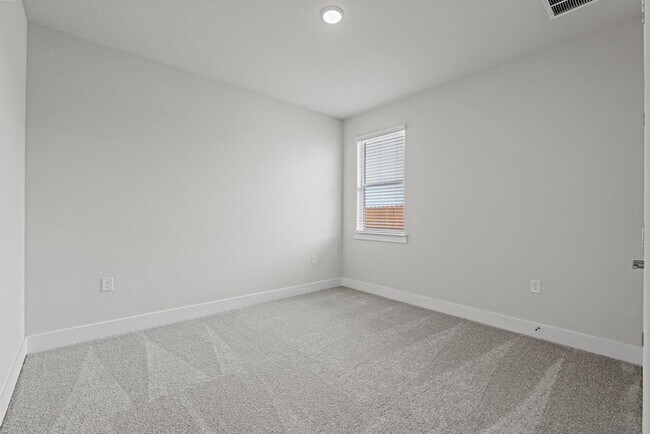 Building Photo - 1520 Carvin Wy