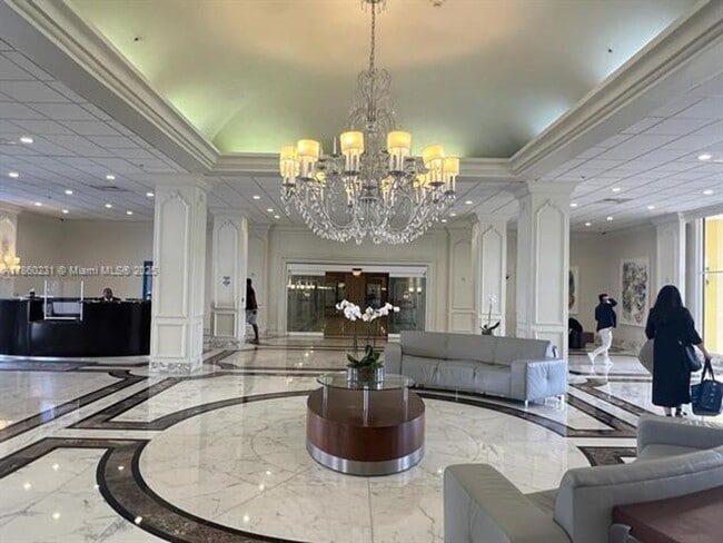 Building Photo - 5600 Collins Ave