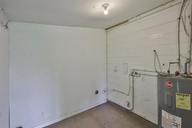Building Photo - 11507 Valencia Dr