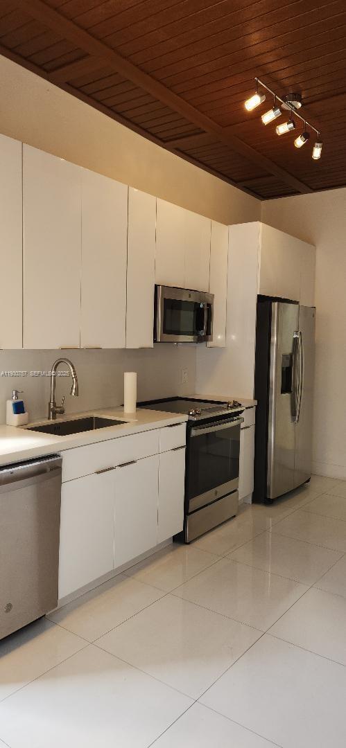 Building Photo - 1232 SW 17th Terrace