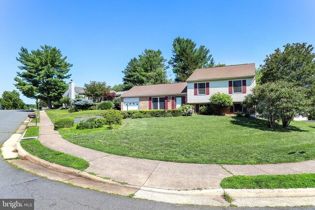 Building Photo - 1803 E Beech Rd