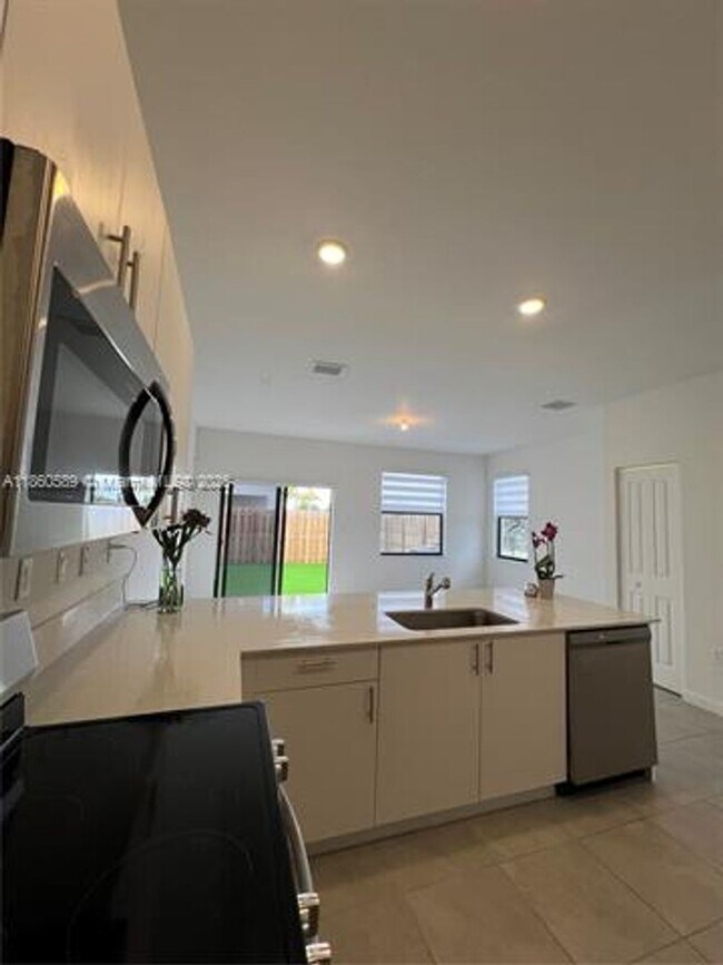 Building Photo - 12725 SW 234th Ter