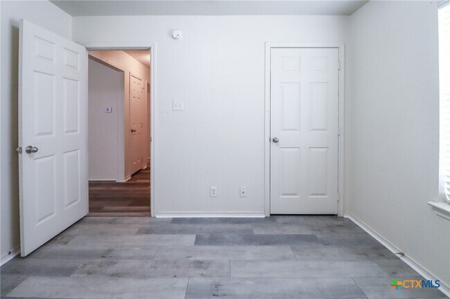 Building Photo - 3102 Ida Dr