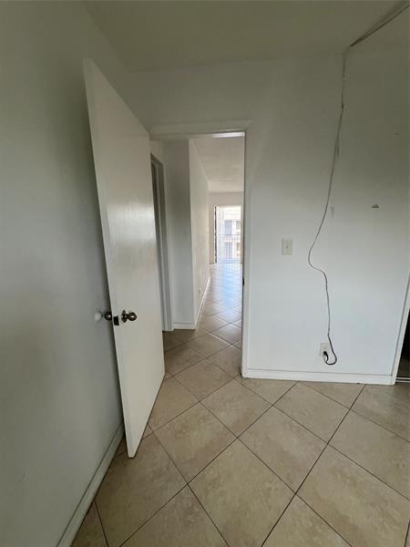 Building Photo - 1818 E Oakland Park Blvd