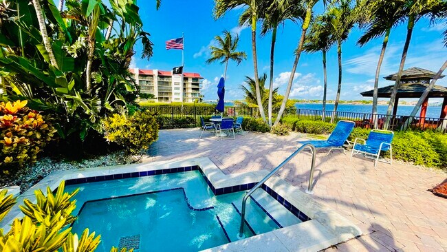 Building Photo - 107 Half Moon Cir