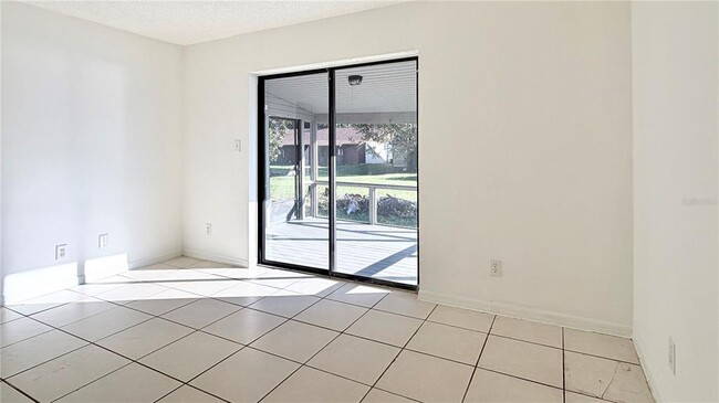 Building Photo - 810 Seminole Ave