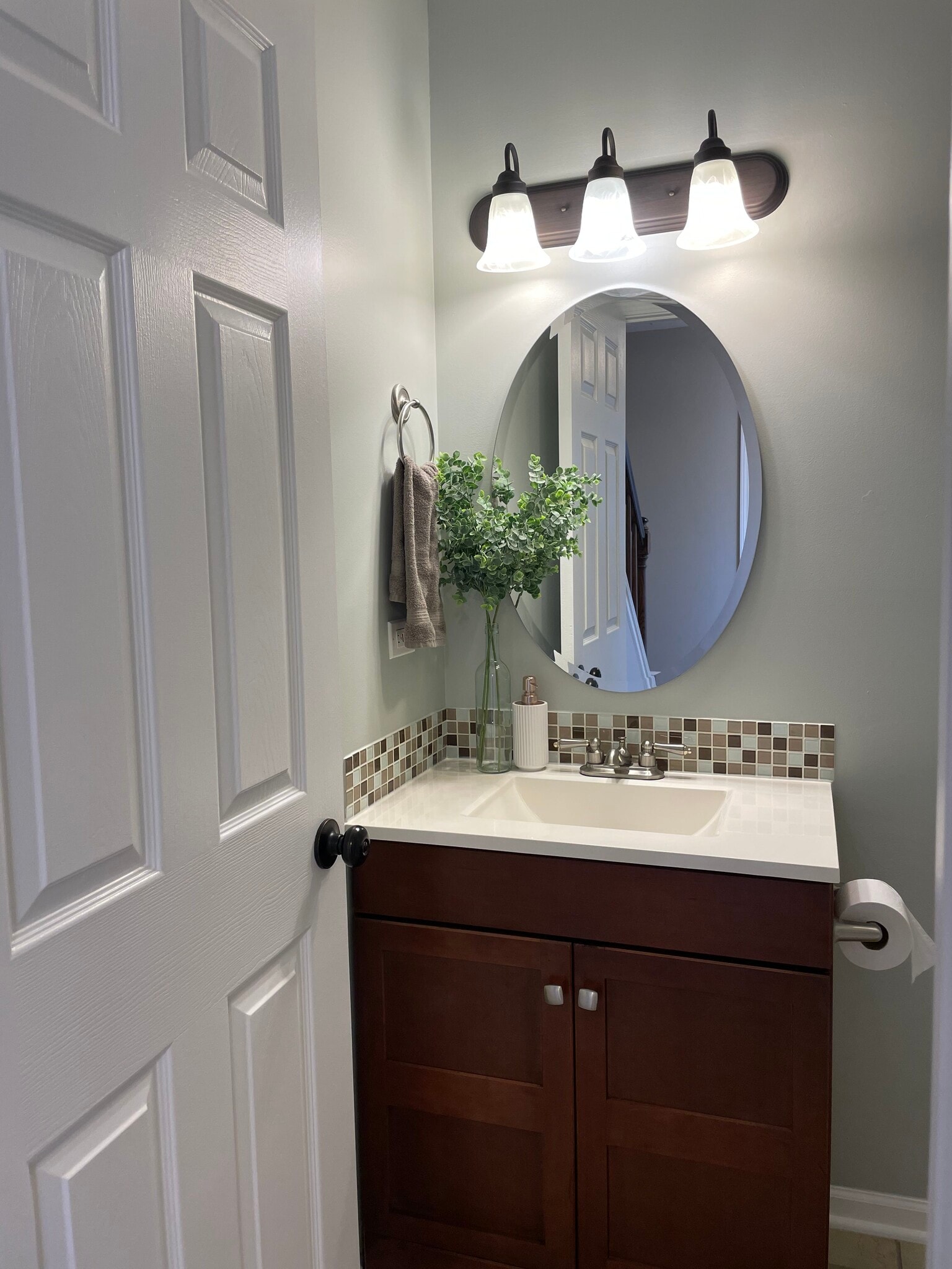 Powder Bath (1st floor) - 16414 Brementowne Rd