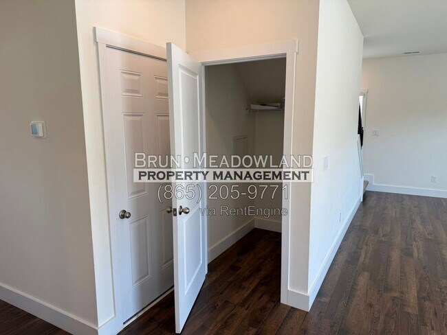 Building Photo - 2424 Limelight Ln