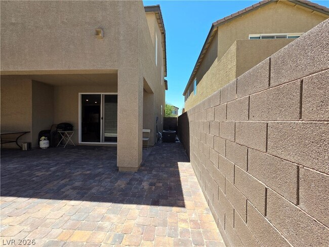 Building Photo - 2990 Overlook Brk St