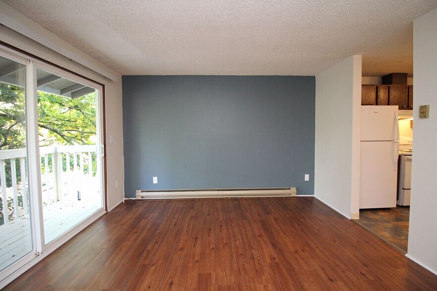 Building Photo - 5704 SW Beaverton Hillsdale Hwy