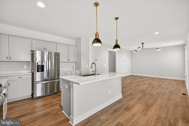 Building Photo - 513 Parkland Dr