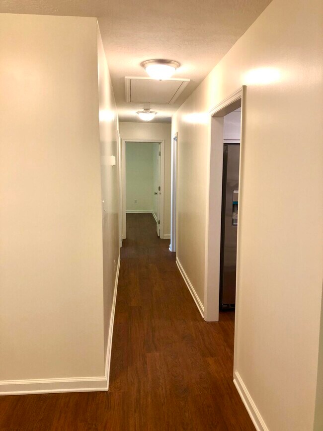 Building Photo - 2703 River Ridge Ct