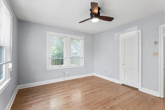Building Photo - 2804 Breeze Terrace