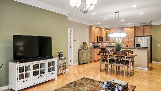 Building Photo - 203 Center Meadow Ln