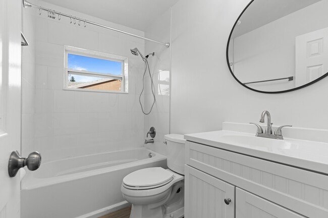Building Photo - 9500 NW 74th Ct