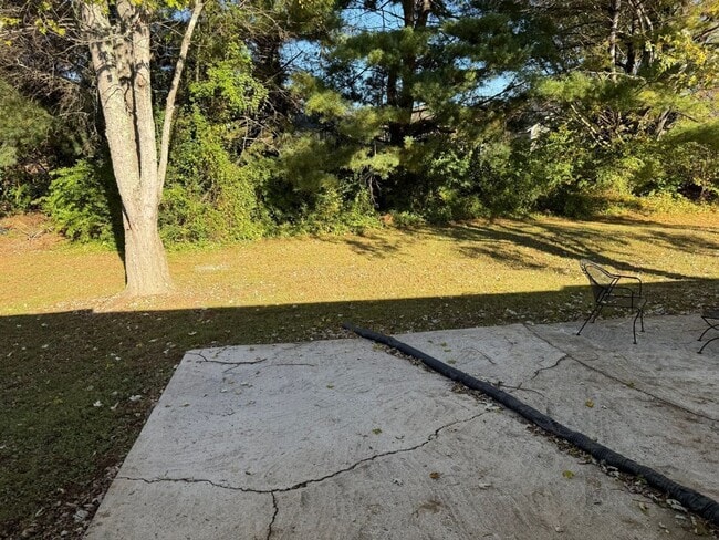 Building Photo - 1025 W Parkway Ave