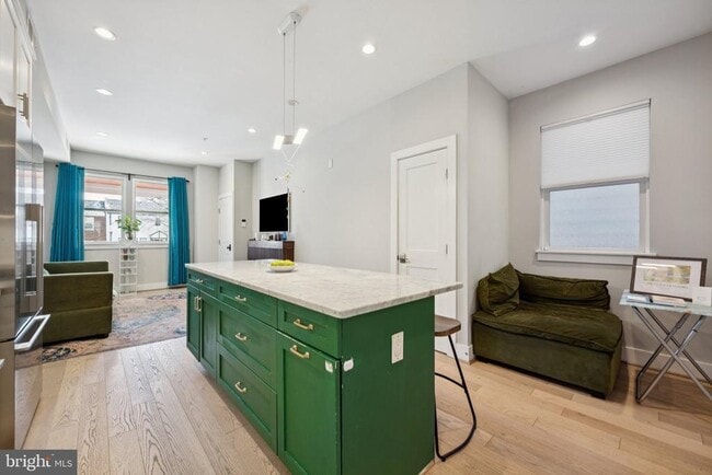 Building Photo - 1636 Trinidad Ave NE