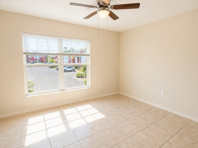 Building Photo - FOR RENT – CHARMING 1-BEDROOM CONDO IN SAINT PETERSBURG, FL