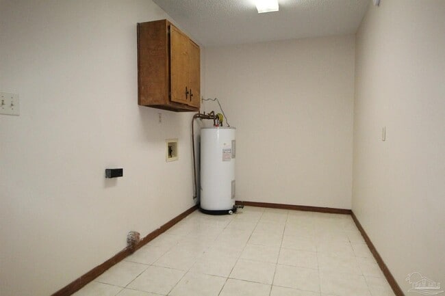 Building Photo - 5705 Bronco Pl