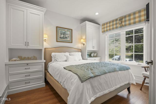 Building Photo - 3086 Solimar Beach Dr