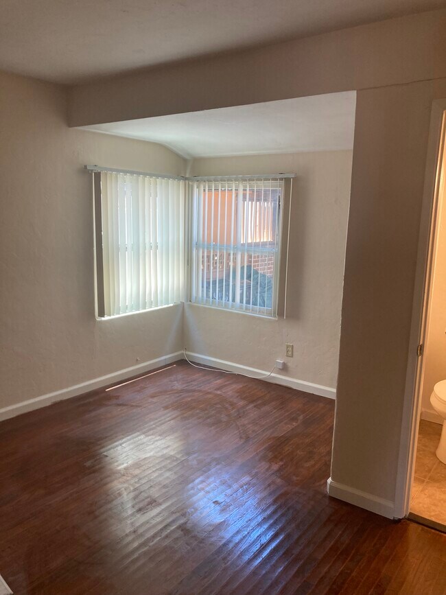 Building Photo - 4188 Chamoune Ave