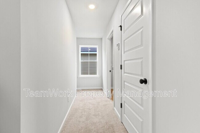 Building Photo - 658 Culpepper St