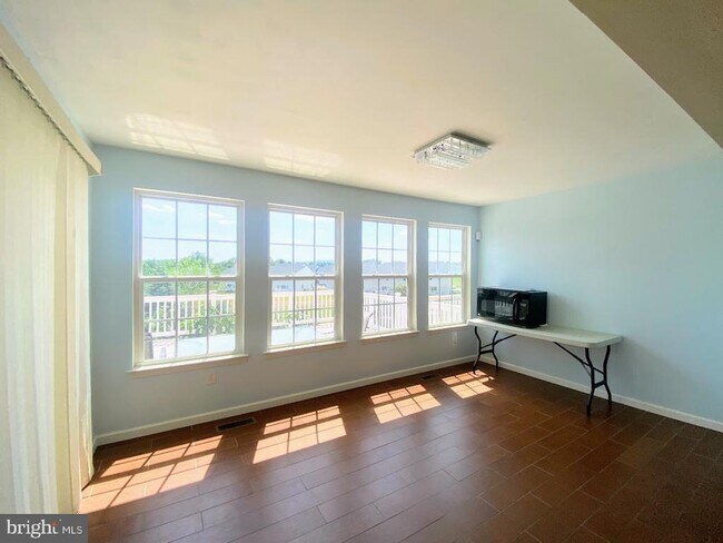 Building Photo - 172 S Savanna Dr