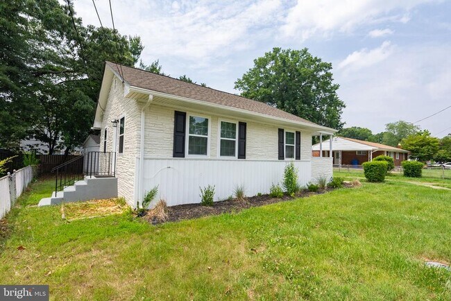 Building Photo - 107 Ellerbe Dr