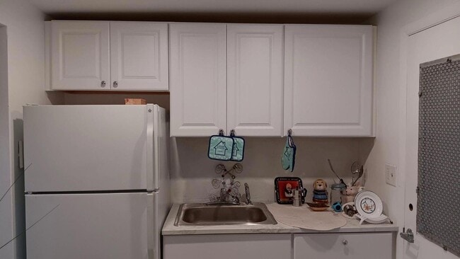 Building Photo - 17090 NE 14th Ave