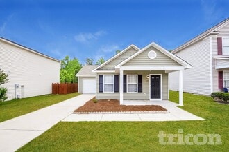 Building Photo - 226 Blazer Dr
