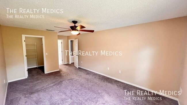 Building Photo - 1553 Ross Dr
