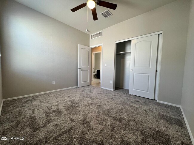 Building Photo - 28945 N Amber Way