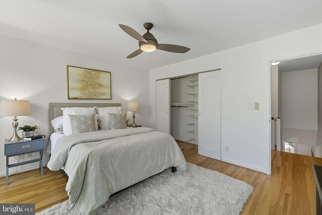 Building Photo - 237 G St SW