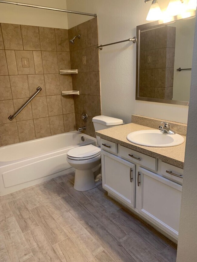 Building Photo - Chevelon