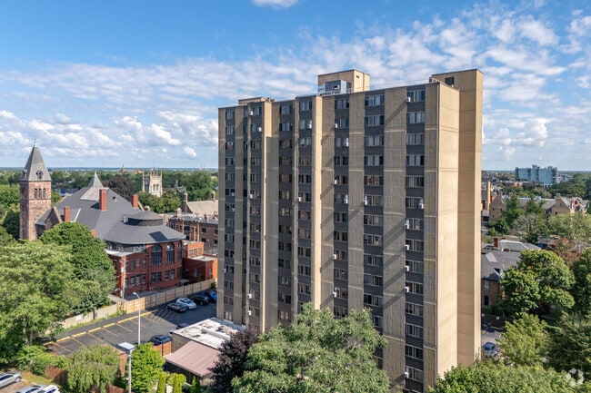 Building Photo - Baptist Manor