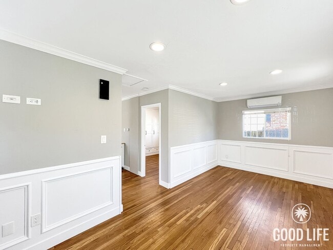 Building Photo - Cozy 2 bedroom, 1 bathroom home in North Park!