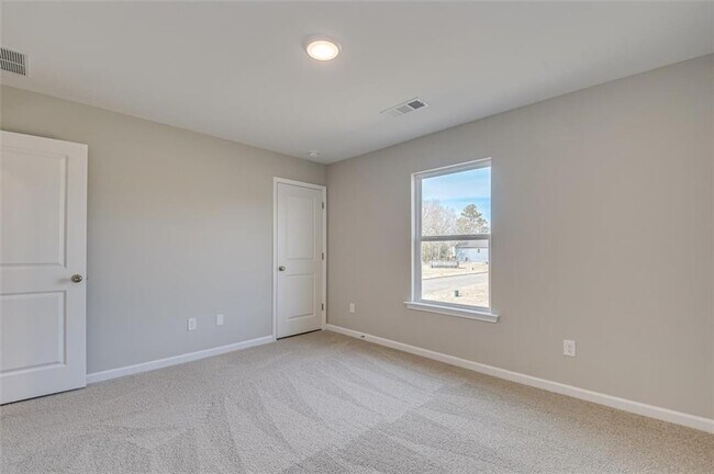 Building Photo - 113 Essence Dr