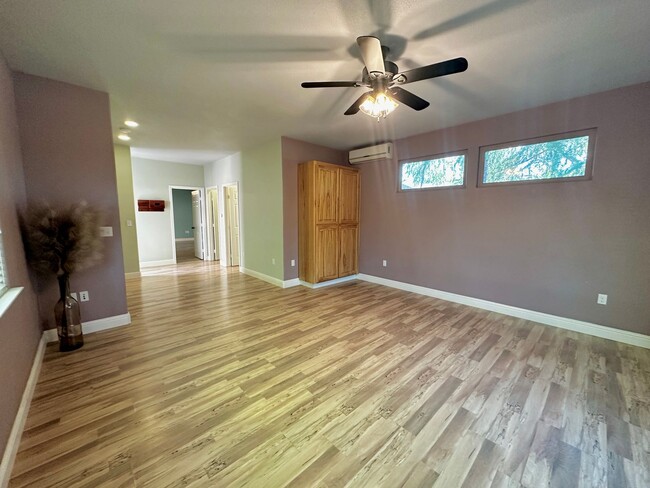 Building Photo - Spacious 1 Bedroom with RIVER TRAIL ACCESS!!