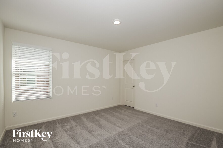 Building Photo - 1822 Sandlin Dr