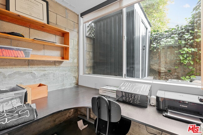 Building Photo - 6127 Glen Tower St