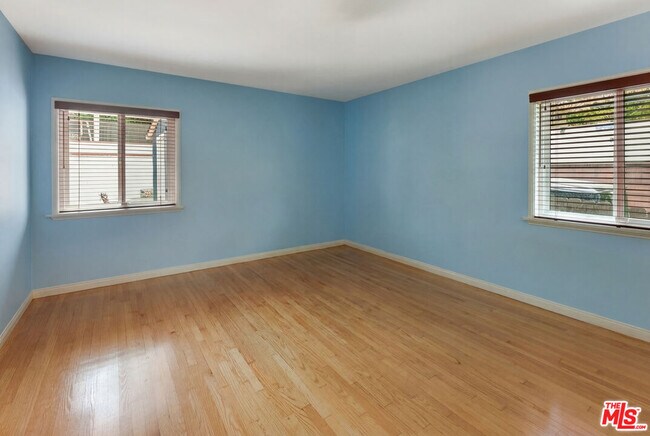 Building Photo - 3740 Lankershim Blvd