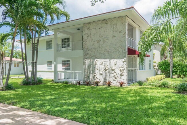 Building Photo - 3912 Ponce de Leon Blvd