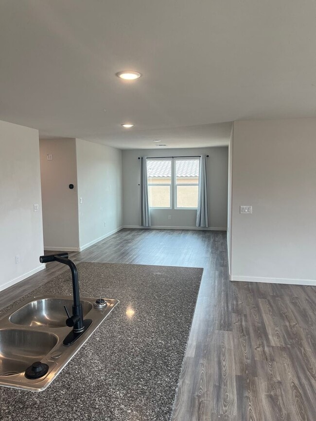 Building Photo - Beautiful 4 Bedroom 3 Bathroom home in the highly desired neighborhood at Canyons at Whetstone in...