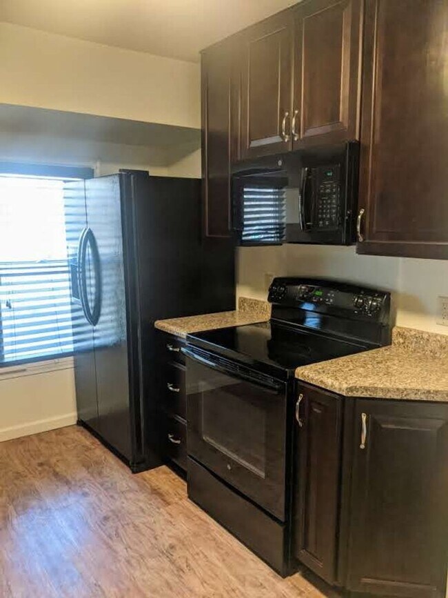 Building Photo - 2 Weeks Rent Free – Spacious 3 Bed / 2 Bath Ogden Home with Finished Basement