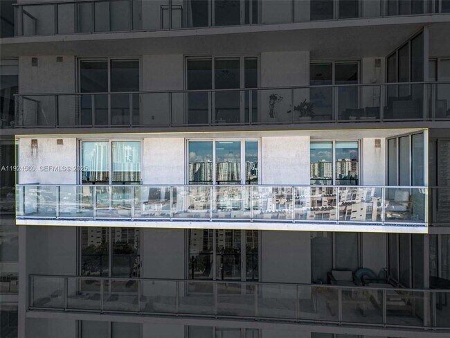 Building Photo - 300 Sunny Isles Blvd