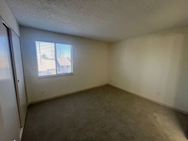 Building Photo - GORGEOUSLY REMODELED 2 bed 2 bath on 3rd floor with vaulted ceiling and skylight and in unit W/D!!