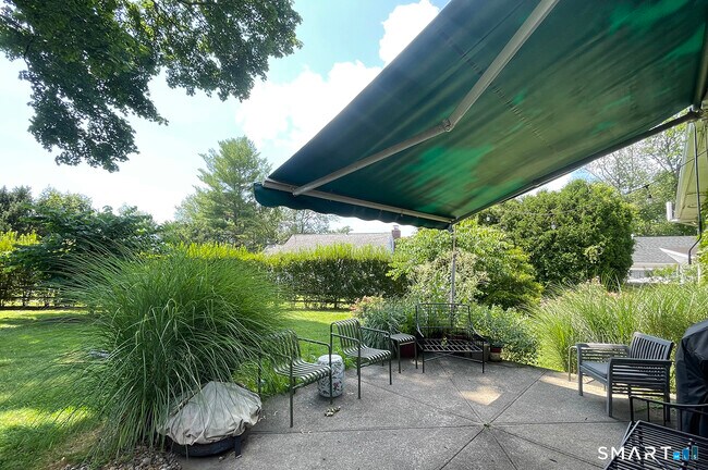 Building Photo - 83 Quinlan Ave