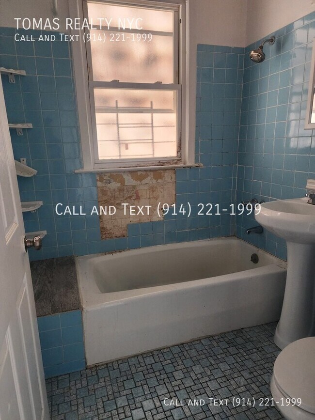 Building Photo - 152 Ridge Ave