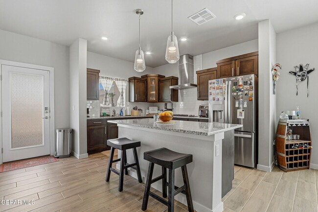 Building Photo - 51049 Fox Trl Ave