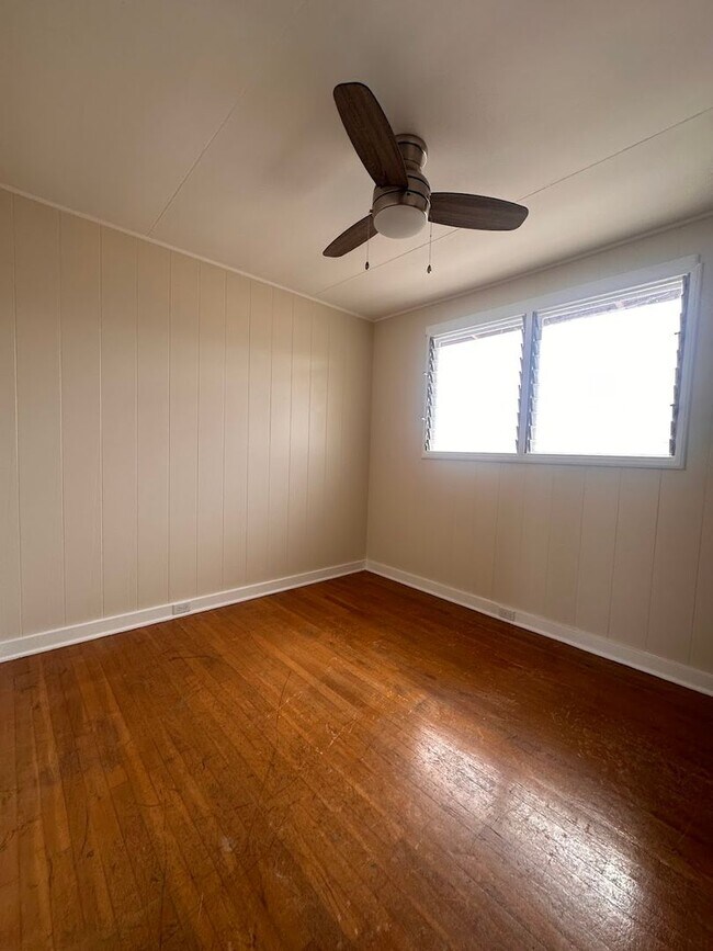 Building Photo - PAPIPI GENDRANO